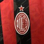 Maglia Home AC Milan 25/26, taglie S-4XL, design rosso-nero, per tifosi e allenamenti.