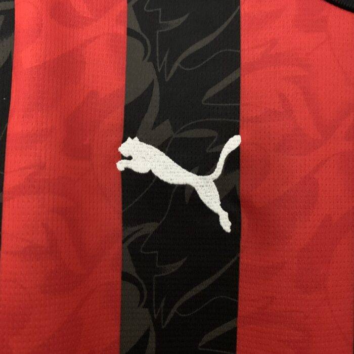Maglia Home AC Milan 25/26, taglie S-4XL, design rosso-nero, per tifosi e allenamenti.